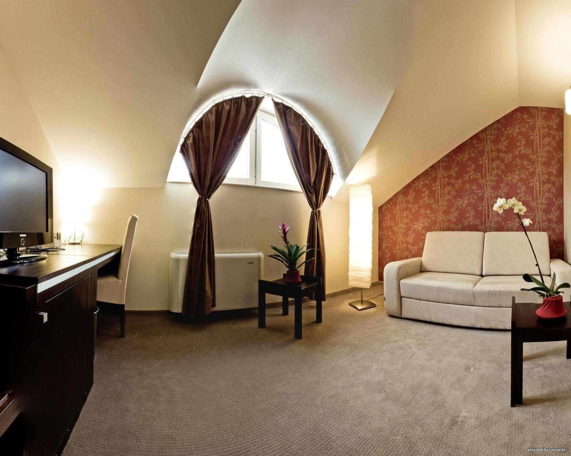 Hotel Forum Garni Subotica Ngoại thất bức ảnh