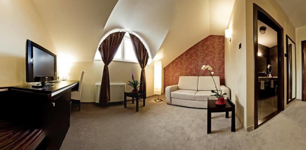 Hotel Forum Garni Subotica Ngoại thất bức ảnh